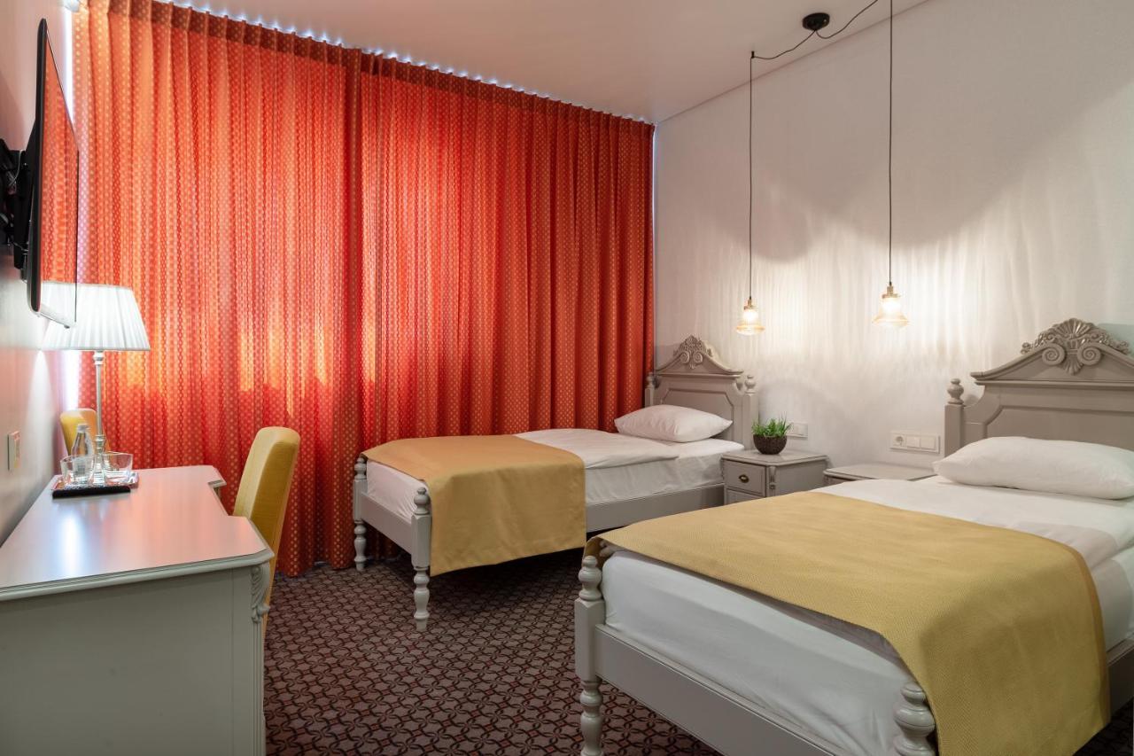 Hotel Sinchronas Telsiai Ngoại thất bức ảnh