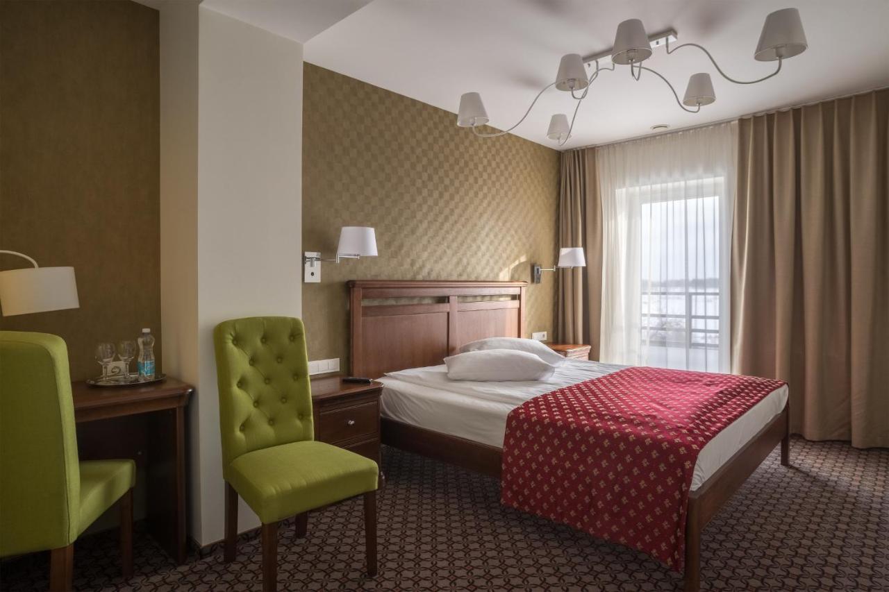 Hotel Sinchronas Telsiai Ngoại thất bức ảnh