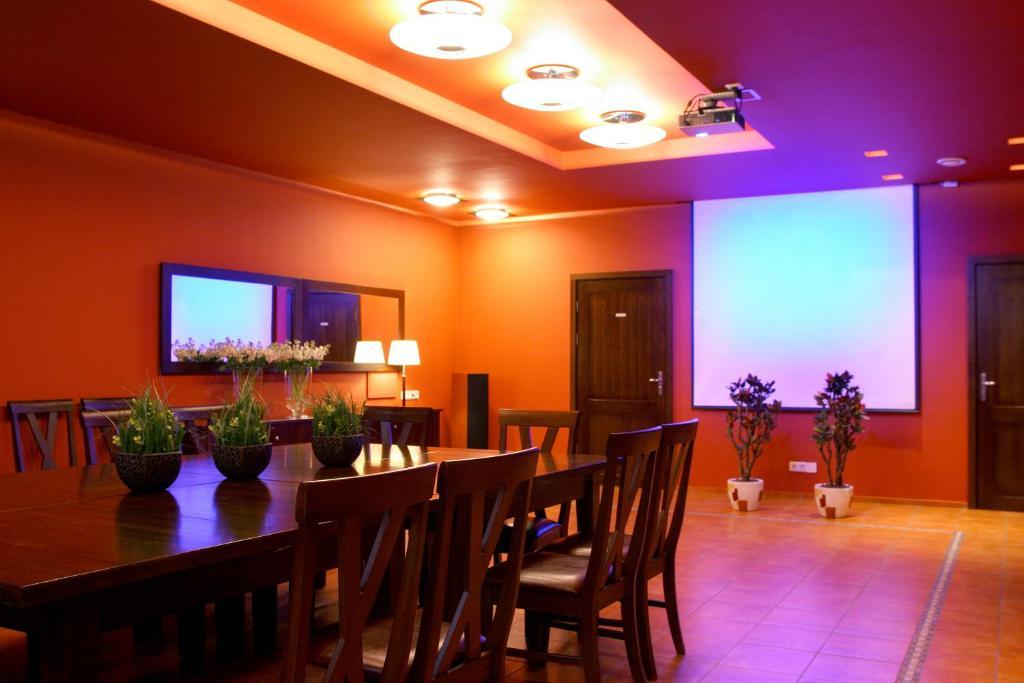 Hotel Sinchronas Telsiai Ngoại thất bức ảnh