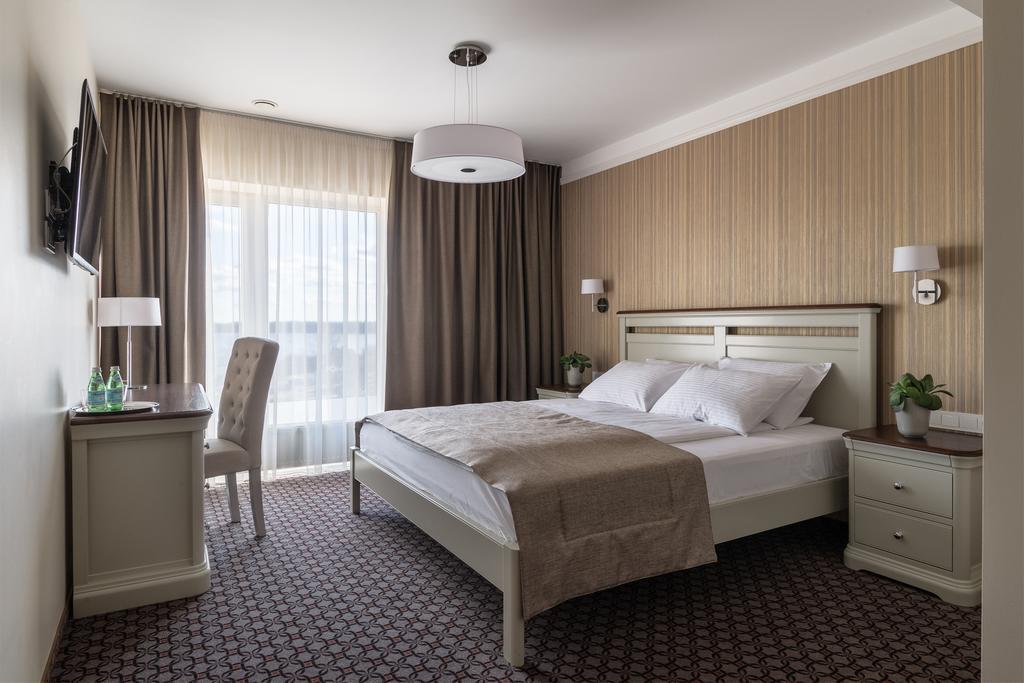 Hotel Sinchronas Telsiai Ngoại thất bức ảnh