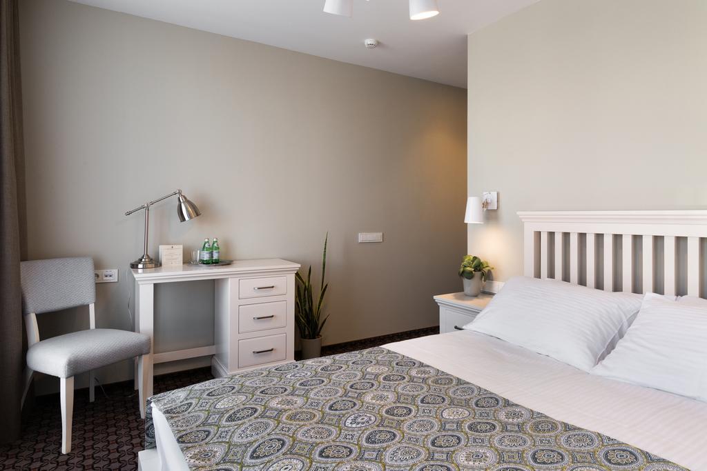 Hotel Sinchronas Telsiai Ngoại thất bức ảnh