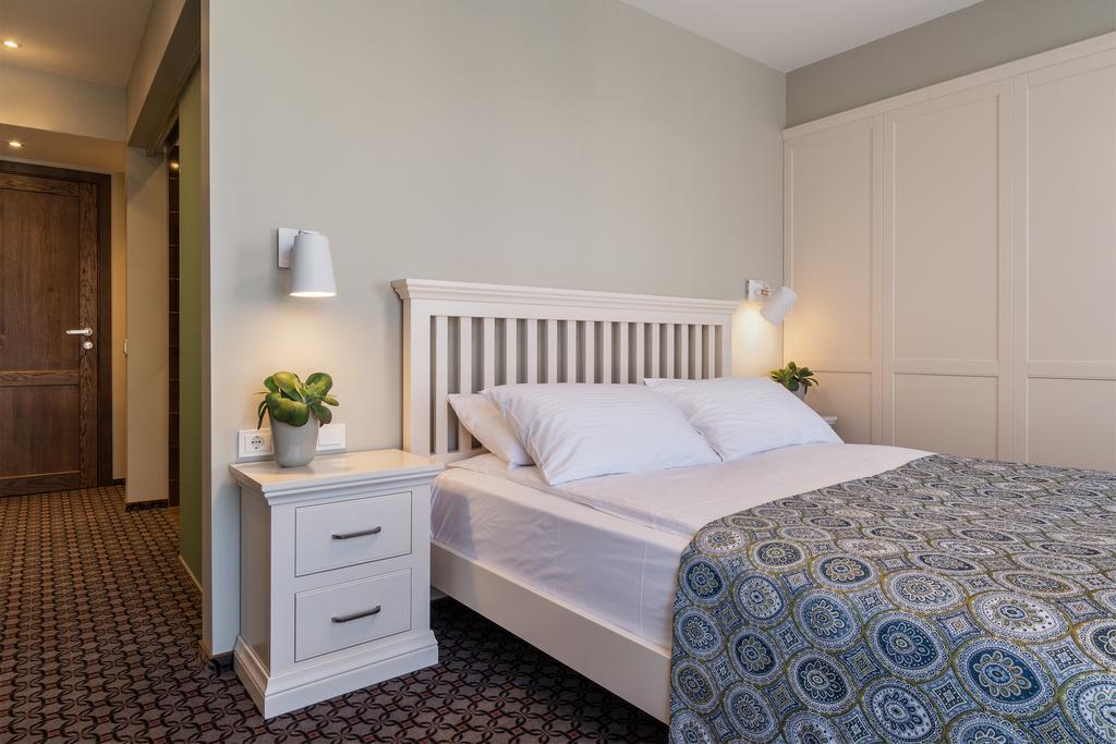 Hotel Sinchronas Telsiai Ngoại thất bức ảnh